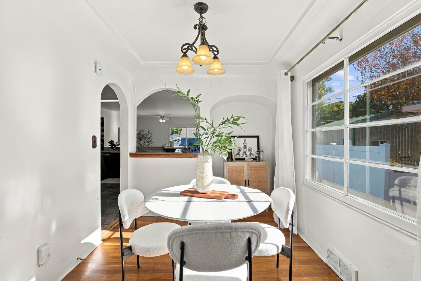 Dining area off the kitchen